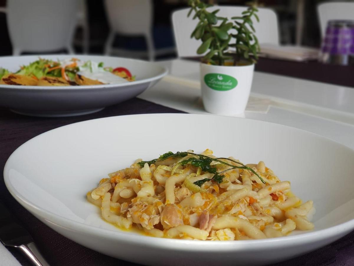 Locanda Dei Buoni E Cattivi Cagliari Eksteriør billede