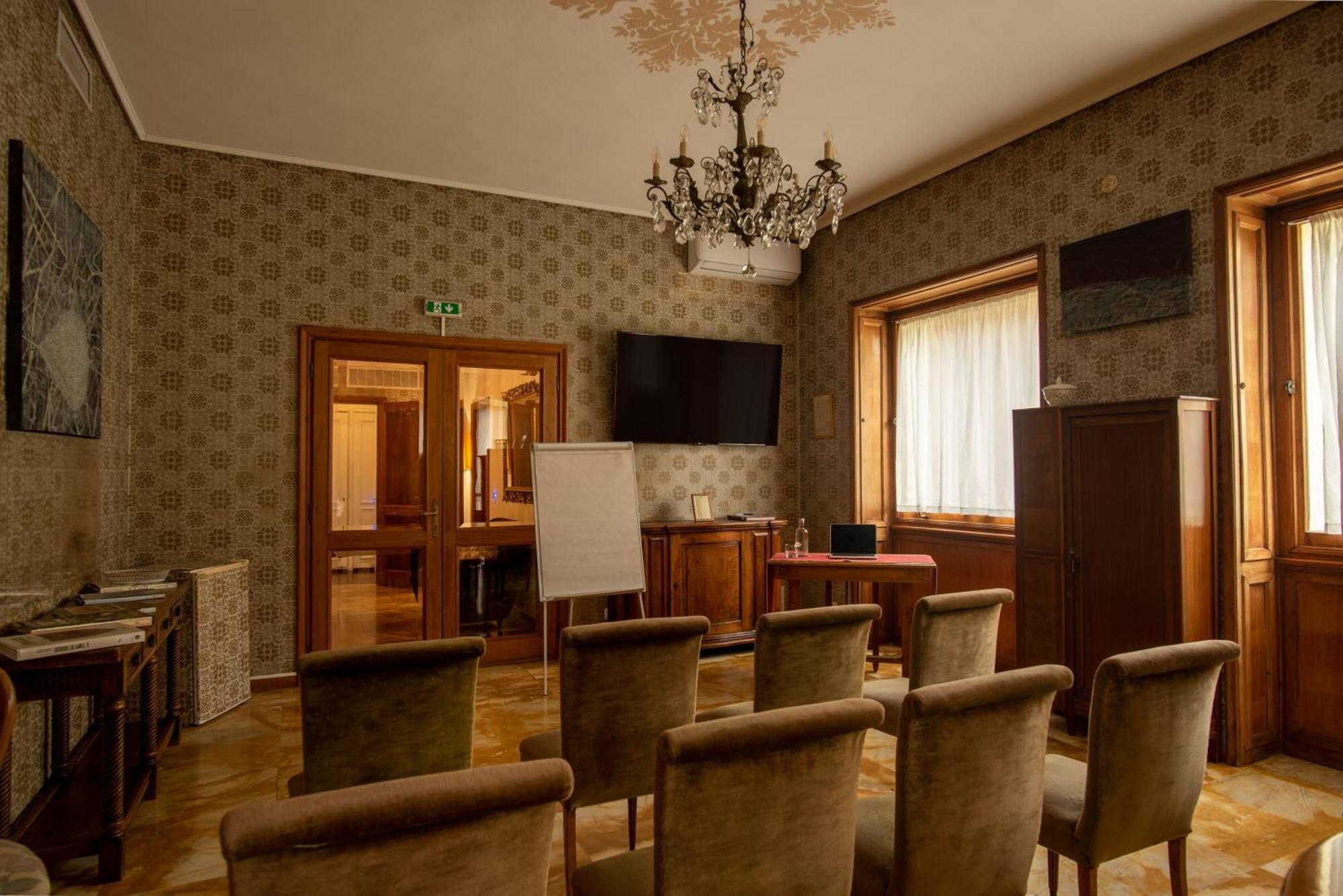 Locanda Dei Buoni E Cattivi Cagliari Eksteriør billede