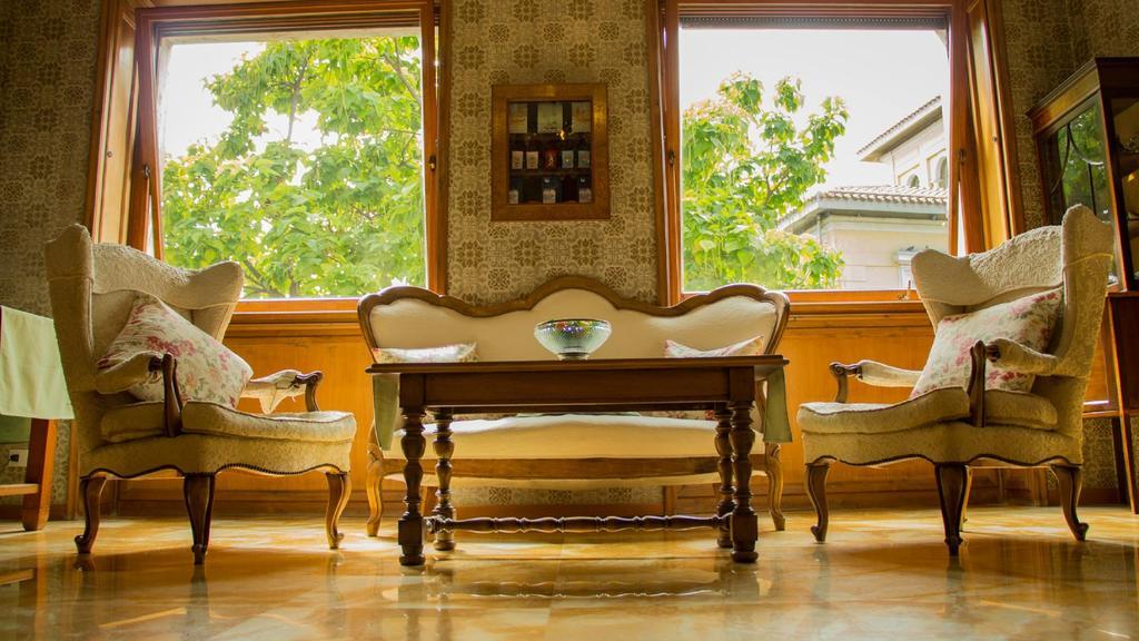 Locanda Dei Buoni E Cattivi Cagliari Eksteriør billede